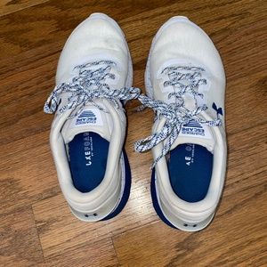 Under armour charged escape shoes